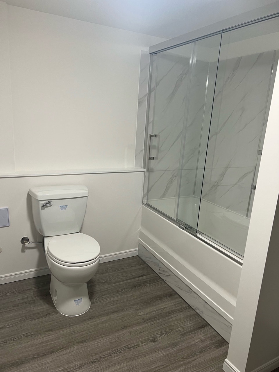 Newly Renovated Walk In Basment Apartment - Country Setting 5