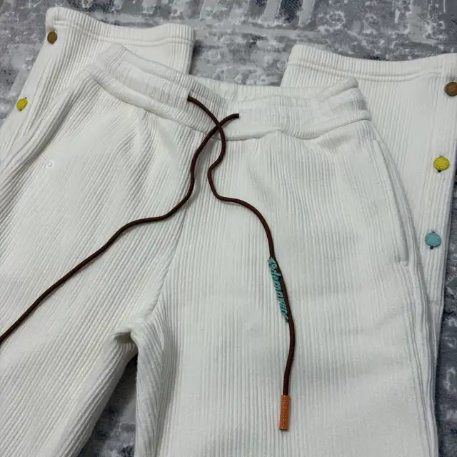 13 DE MARZO SWEATPANTS in Women's - Bottoms in Mississauga / Peel Region - Image 4