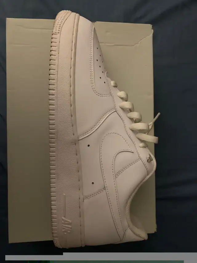 White Air Force 1’s 07’ in Men's Shoes in Kitchener / Waterloo - Image 4