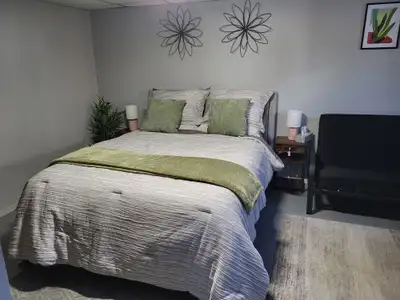 Chambre à louer pour travailleur, disponible de lundi à vendredi. Situé au Cap-de-la-Madeleine, dans...