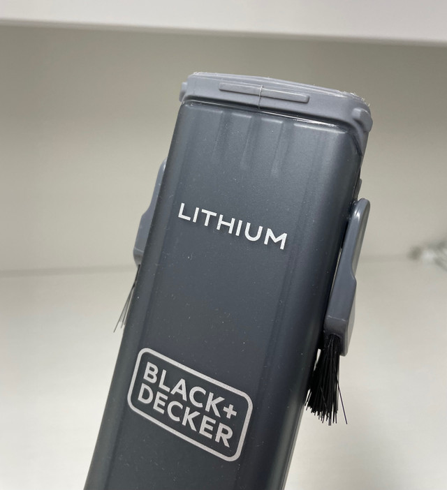 Black & Decker handheld vacuum  in Vacuums in Trenton - Image 3
