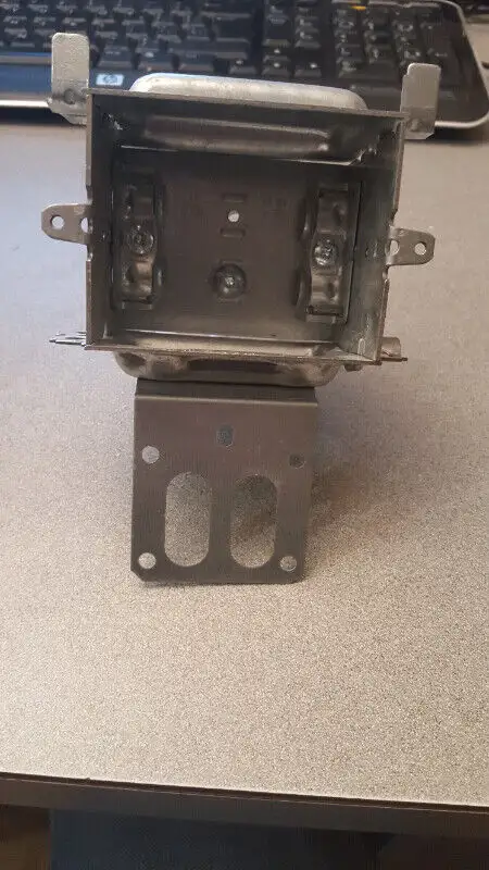 BOITE MÉTAL 347V 1G 3'' X 2-1/4'' X 2-1/2'' NEUF CI1204-LSSAX-HV in Other in Laval / North Shore - Image 3
