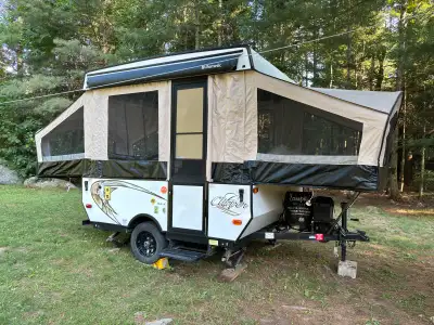 2018 coachman clipper 806 LS, this pop-up trailer is easy to set up and is in great shape, we have n...