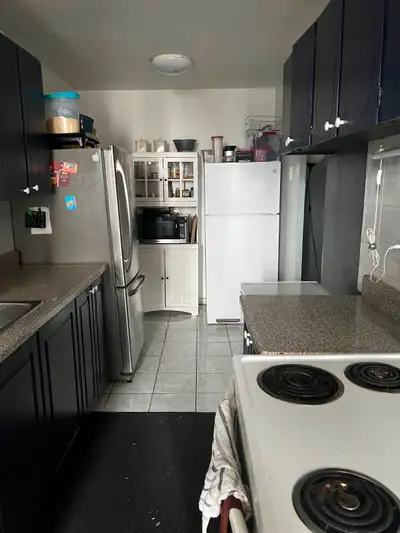 Room for rent in spacious apartment AVAILABLE JULY 1