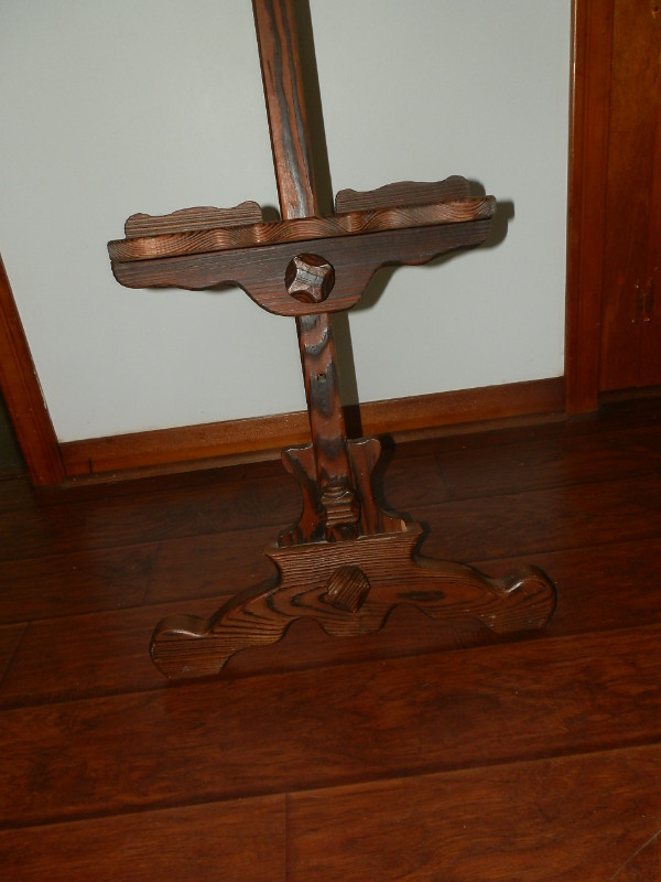 Victorian wood carved tall 50" easel in Hobbies & Crafts in City of Halifax - Image 3