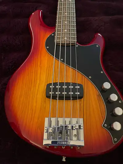 Fender Deluxe Dimension Bass V (MIM), View more
