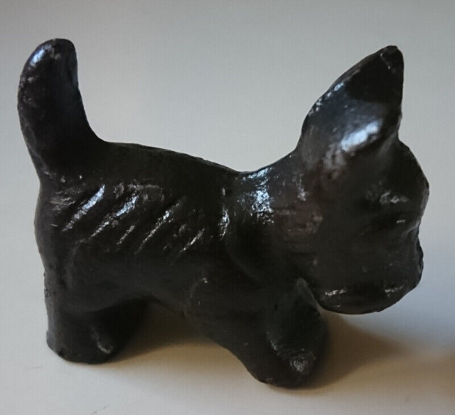 Vintage Cast Iron Mini Scottish Terrier/ Schnauzer Dog Figurine in Arts & Collectibles in Oshawa / Durham Region - Image 2