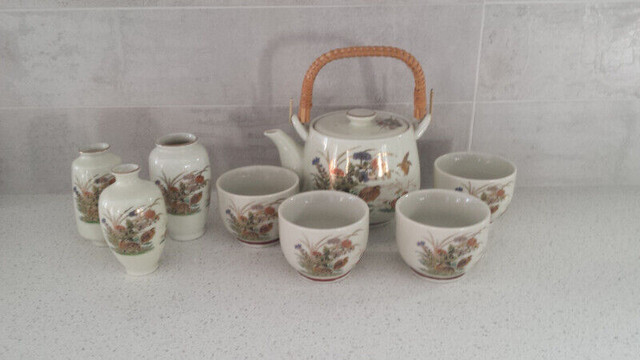 VINTAGE JAPANESE SATSUMA TEAPOT & CUPS/THREE VASES in Arts & Collectibles in Kitchener / Waterloo
