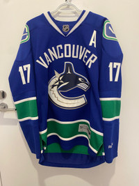 vancouver canucks jersey in British Columbia - Kijiji Canada