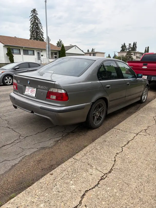 2002 BMW 540i sedan542521816012574721