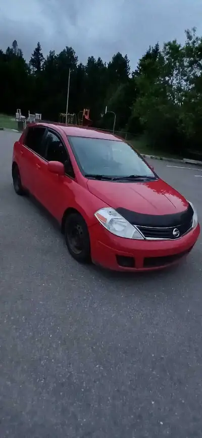 220000km muffleur neuf sinon tout fonctionne. Auto économique en essence