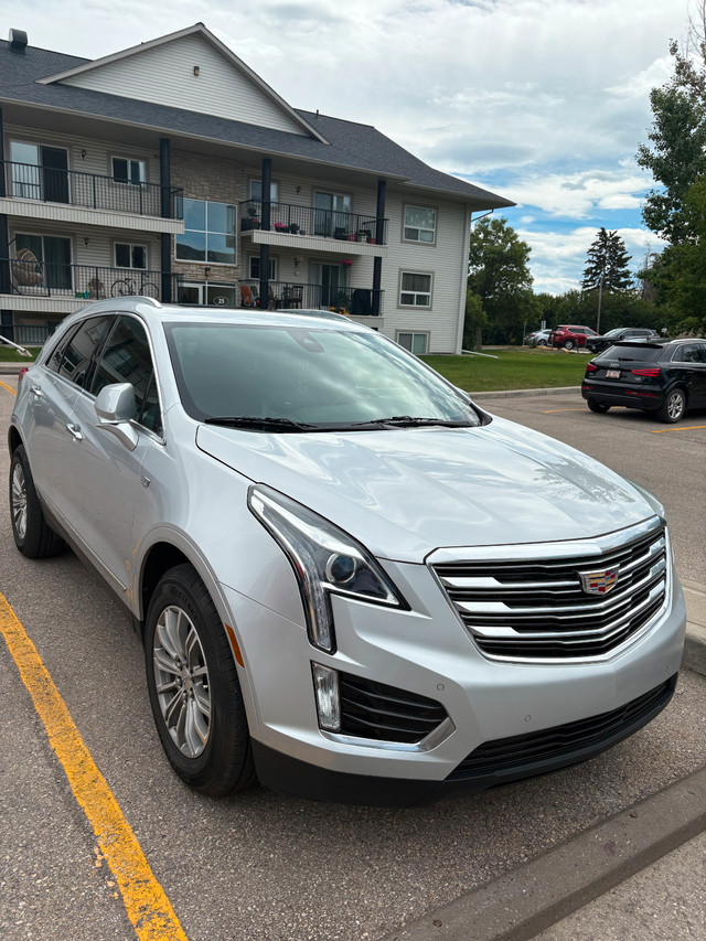 Sale by Owner, 2017 CADILLAC XT5 SPORT | AWD | ACCIDENT FREE in Cars & Trucks in Calgary