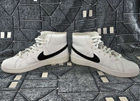 Nike Mens size 10 Court Royale 2 Mid Sneaker Shoes White 