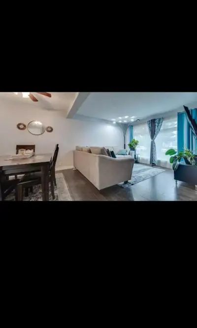 private room available in SE only For indian