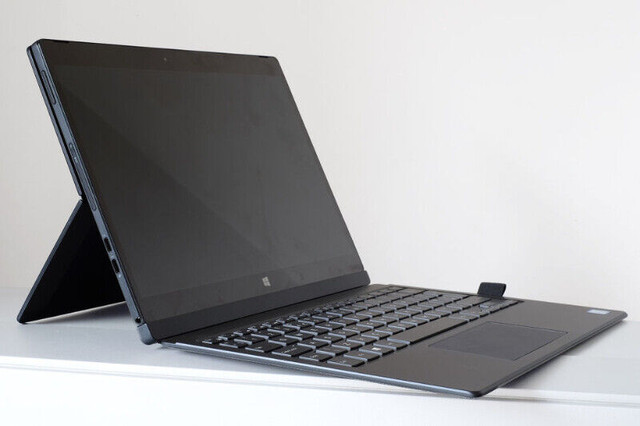 Dell Latitude 12-inch Tablet Detachable 2-in-1 Laptop – 77TRG dans Portables  à Longueuil/Rive Sud