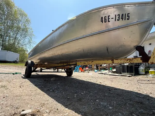 Aluminum Deep-V Fishing Boat  in Powerboats & Motorboats in Sudbury - Image 6