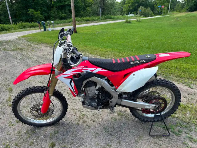 2018 CRF450R in Dirt Bikes & Motocross in Kingston - Image 5