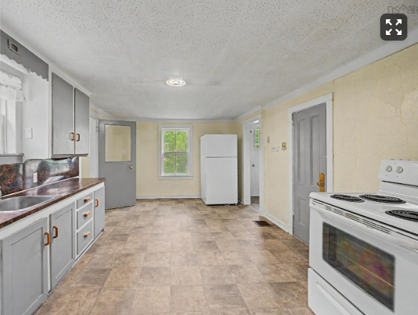Country Living on 4 Private Acres – 3 Bedroom Home + Detached in Long Term Rentals in Annapolis Valley - Image 4