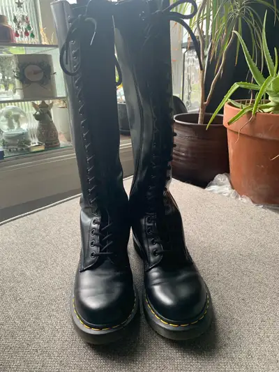 Doc Martens Tall Boots Woman’s Sz 8, View more
