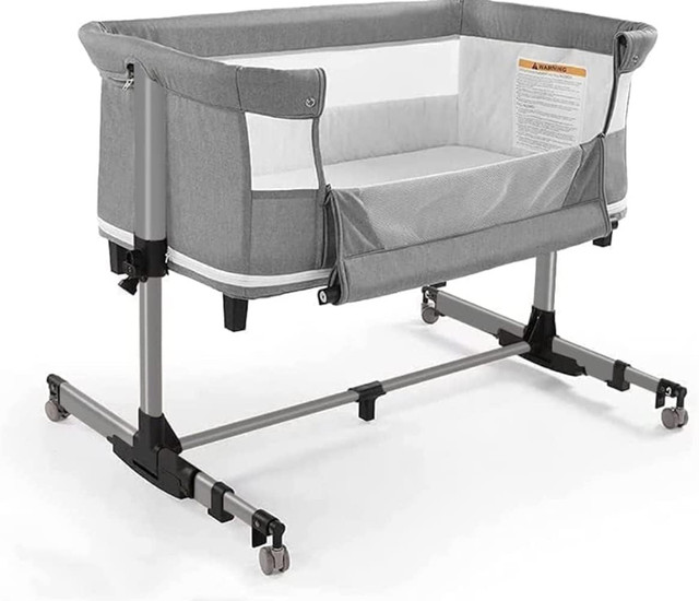 Baby Bassinet Bedside Crib Playpen Portable for Travel with Bag in Cribs in Oshawa / Durham Region