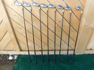 Right-hand TAYLORMADE iron set, View more
