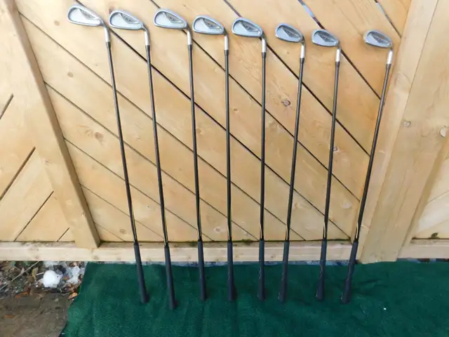 Right-hand TAYLORMADE iron set in Golf in Grand Bend - Image 2
