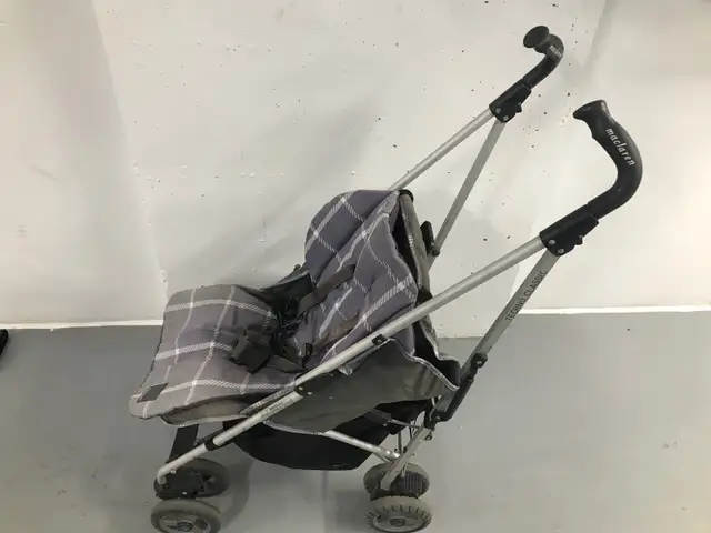 Maclaren Stroller in Strollers, Carriers & Car Seats in City of Toronto - Image 2