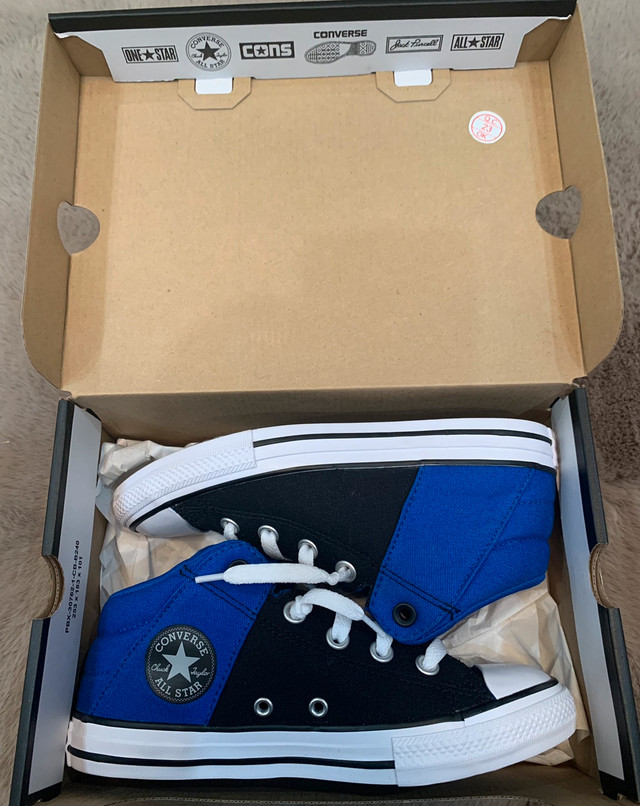 Converse - Size 3 Junior - Brand New in Kids & Youth in Kitchener / Waterloo - Image 2