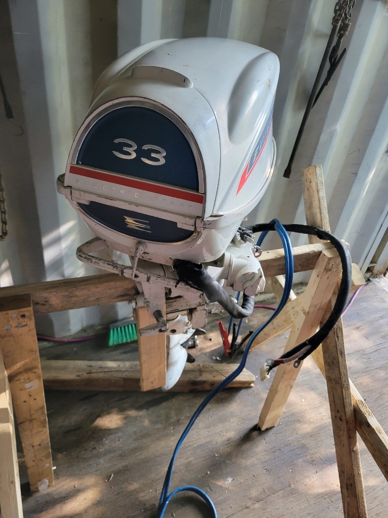 Boat motor runs perfect, pending sale Powerboats & Motorboats