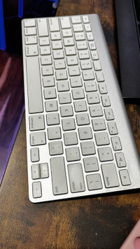 Apple wireless slim Bluetooth keyboard 