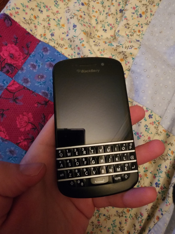 Blackberry q10 in Cell Phones in City of Toronto