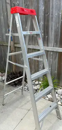 6’ Aluminum Ladder