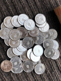 Full roll of 2015 poppy quarters.  Coins