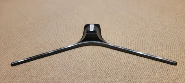 Samsung TV Stand Base 48-55 J5500 Model # BN61-1313 in Video & TV Accessories in City of Toronto - Image 2