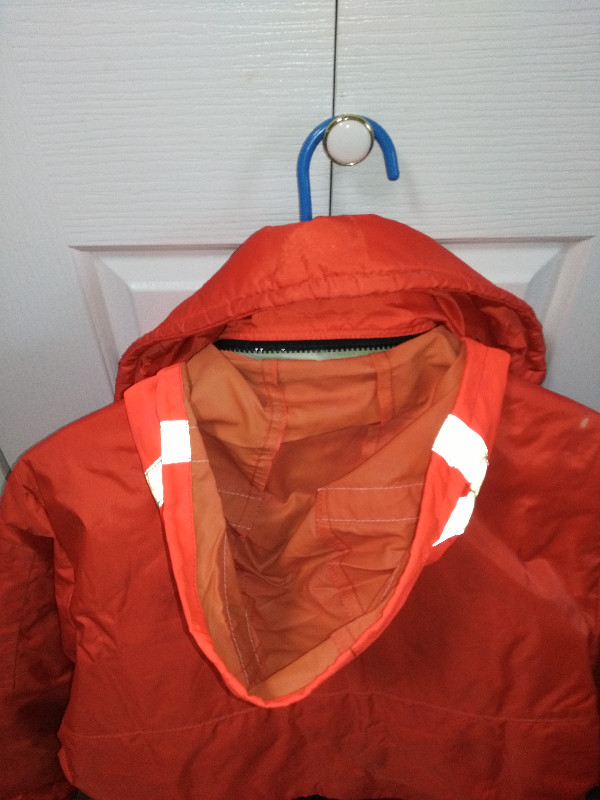 Used Mustang Floater Coat,Classic Flotation Coat is for safety, in Men's in Sunshine Coast - Image 4