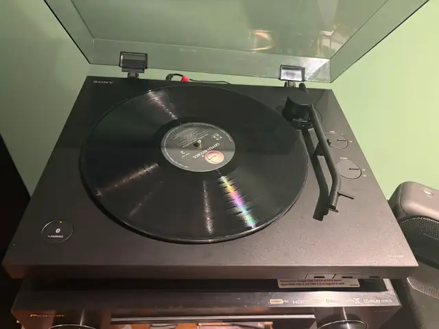 Sony PS-LX310BT turntable  in Stereo Systems & Home Theatre in Calgary - Image 2
