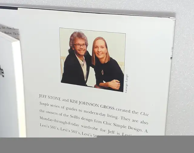 BOOK MEN'S WARDROBE Chic Simple By Kim Johnson Gross, Jeff Stone in Textbooks in Calgary - Image 5