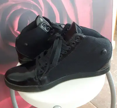 Reebok Pump Emporio Armani Shoes Noir Brillant. 1 1½ USA, View more