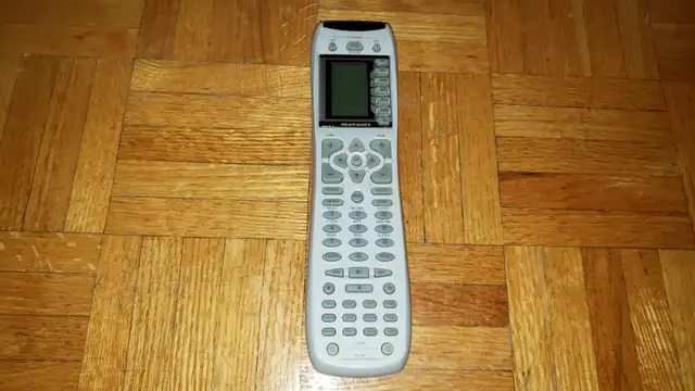 MARANTZ RC1400 UNIVERSAL REMOTE CONTROL LIKE NEW in Stereo Systems & Home Theatre in City of Toronto - Image 4