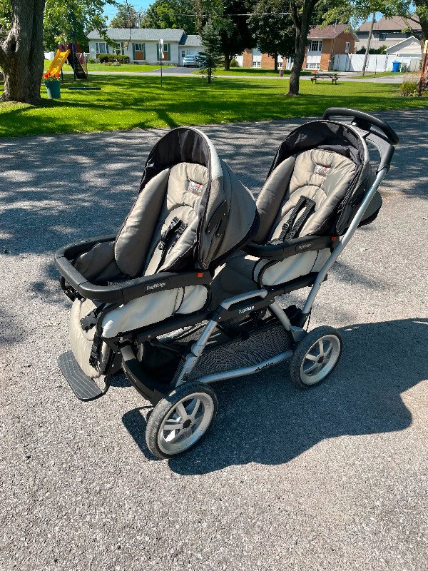 Peg Perego double stroller with steering wheel dans Poussettes, porte-bébés et sièges d'auto  à Ouest de l’Île
