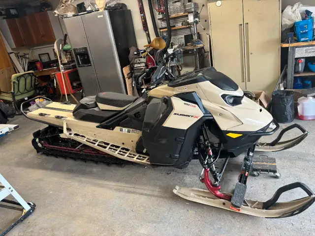 snow mobile  in Snowmobiles in Kamloops - Image 5