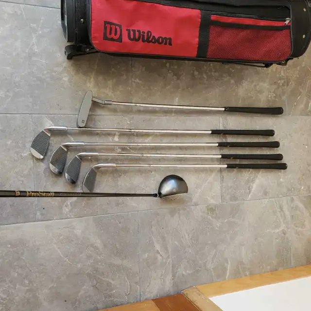 Jr. / Kida WILSON PRO STAFF Golf Clubs with Stand Bag in Golf in Barrie - Image 6