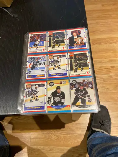 I'm offering a collection of used Wayne Gretzky hockey cards, a must-have for any sports memorabilia...