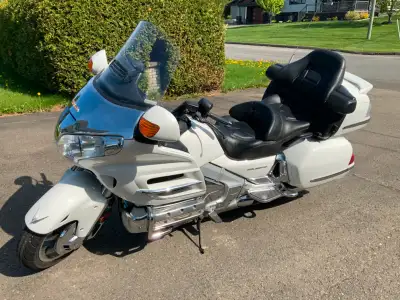 Single Owner, Comfortable motorcycle, low mileage, very well maintained, pleasant and easy to ride....