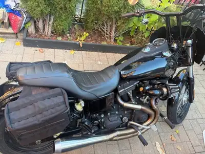 Bonjour, A contrecœur, je vend ma moto! Très performante et en super état. M'envoyer un texto si je...