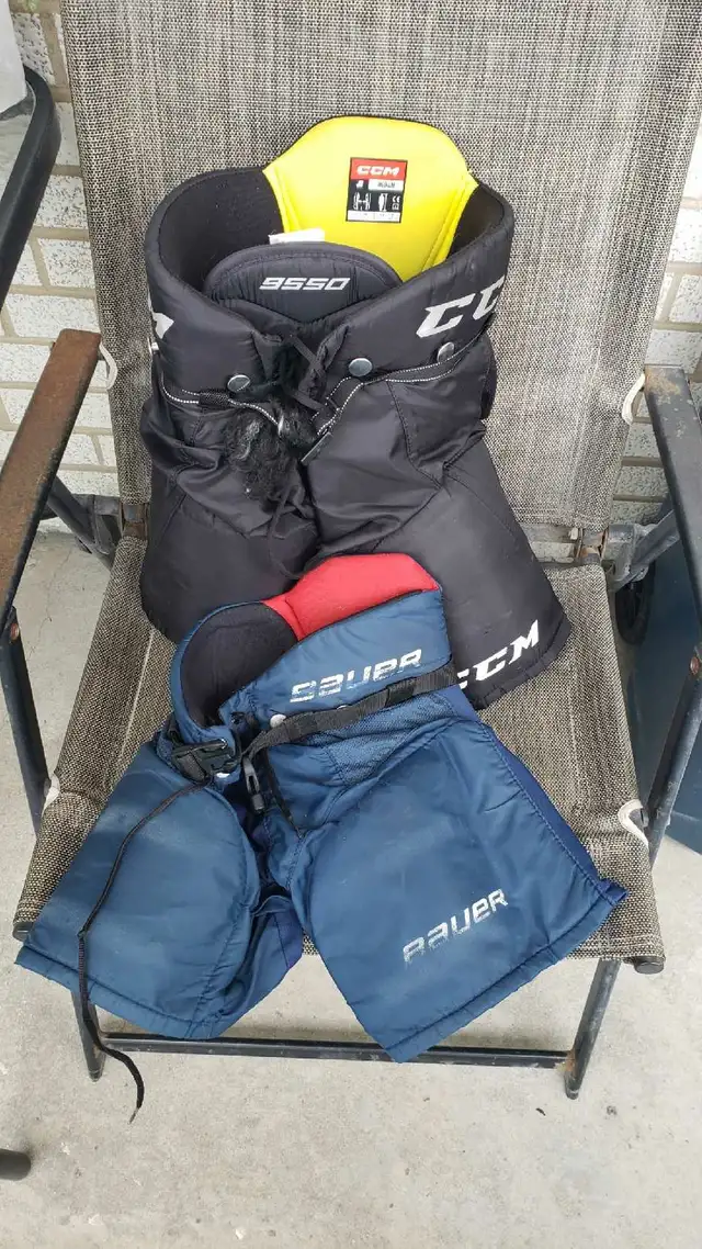 hockey equipment in Hockey in City of Toronto - Image 3