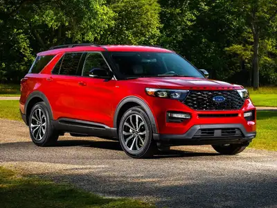 Wanted Ford Explorer. 2021 or newer. Must have under 50000 km Must have leather. Price depends on sh...