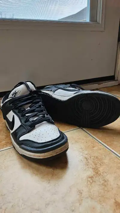 Women's 8, Nike Dunk Low Twist 'Panda'