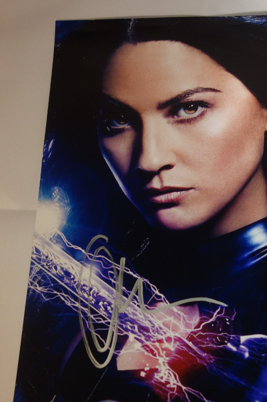 Olivia Munn Signed X-Men Apocalypse Photo in Arts & Collectibles in Edmonton - Image 2
