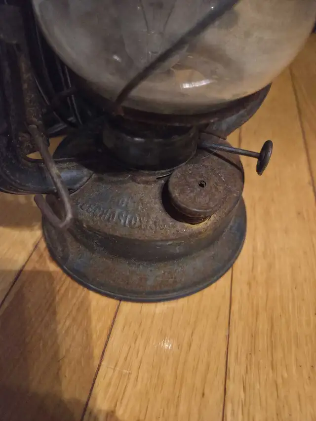 Vintage Lantern Lamp in Indoor Lighting & Fans in City of Toronto - Image 5